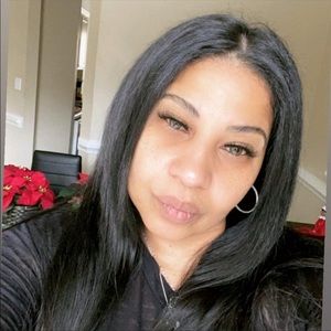 Meet your Poshmark seller.. Elizabeth